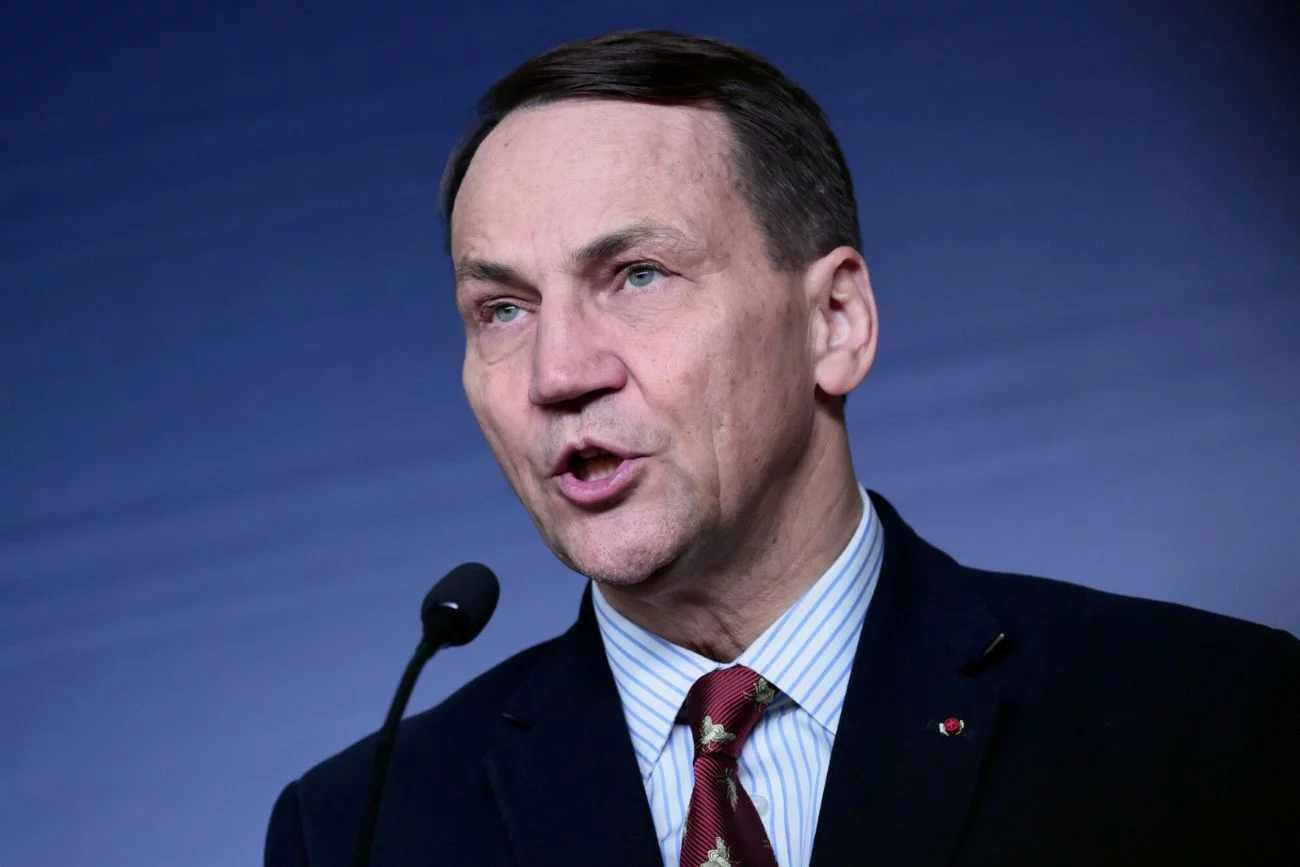 Sikorski przygadał Orbanowi. Tak zareagował na jego pomysł ws. Ukrainy. Sikorski reaguje na pomysł Orbana ws. Ukrainy. Padły mocne słowa.
