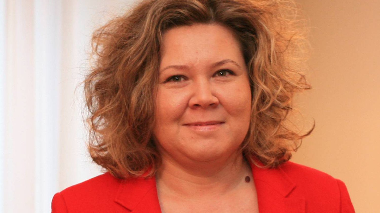 Prezes UKE Magdalena Gaj podpisała decyzję i postanowienie o deregulacji rynku szerokopasmowego internetu w 76 gminach