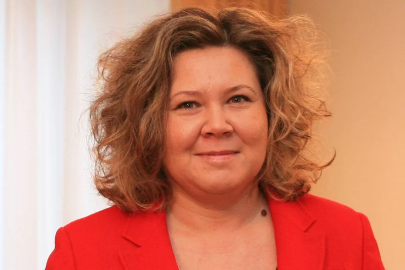 Prezes UKE Magdalena Gaj podpisała decyzję i postanowienie o deregulacji rynku szerokopasmowego internetu w 76 gminach