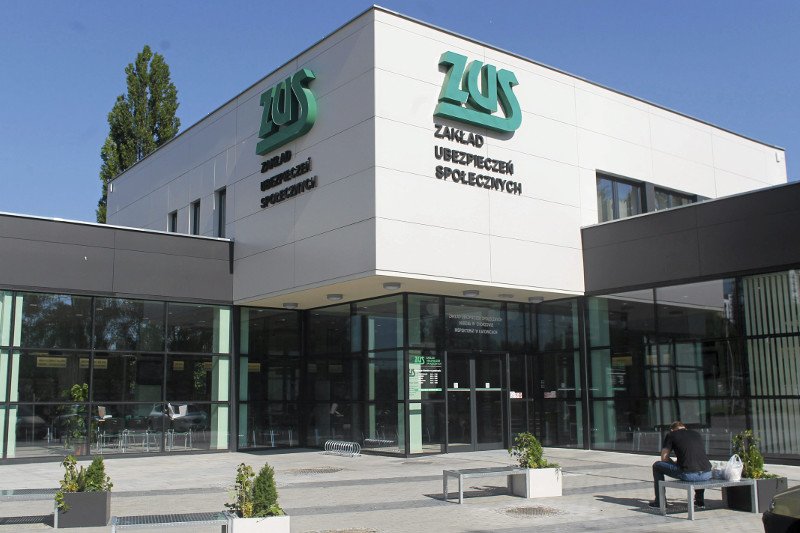 Inspektor kontroli zarabia w ZUS prawie 4 tys. zł.