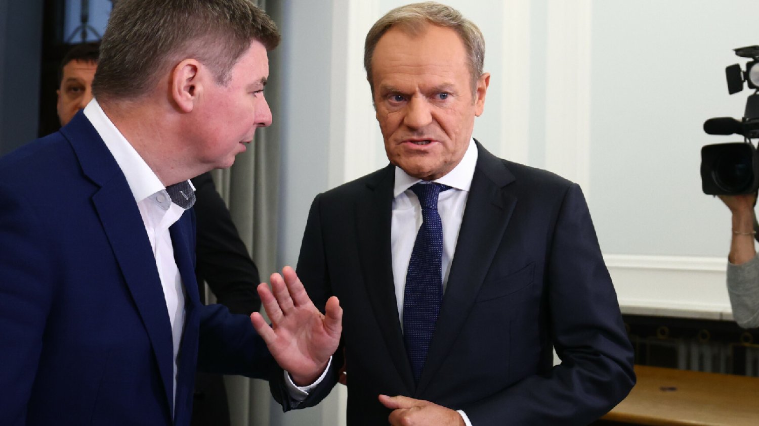 TVP pokazała konferencję Donalda Tuska i reszty liderów. TVP pokazała konferencję Donalda Tuska i reszty liderów.