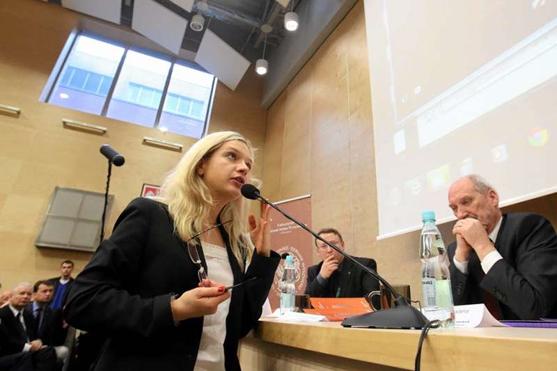 Małgorzata Wassermann podczas konferencji: "Katastrofa smoleńska w świetle wyników najnowszych badań naukowych".