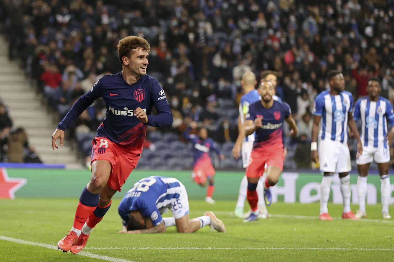 Antoine Griezmann zdobył pierwszego gola w meczu na wagę awansu Atletico Madryt. Wielkie zwycięstwo Hiszpanów w Porto.