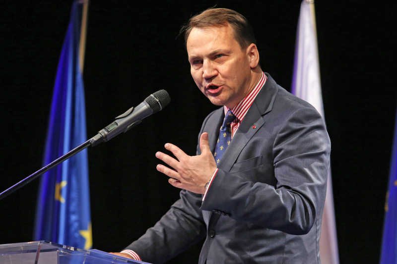 Radosław Sikorski straszy wizją wicepremiera Korwin-Mikkego.