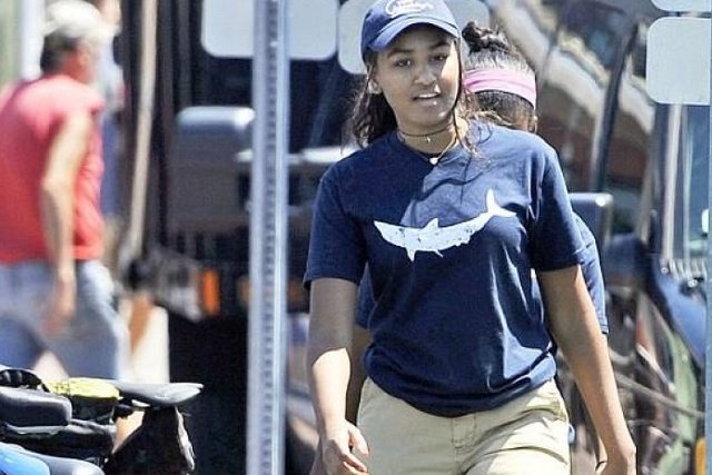 Sasha Obama poszła do pracy.