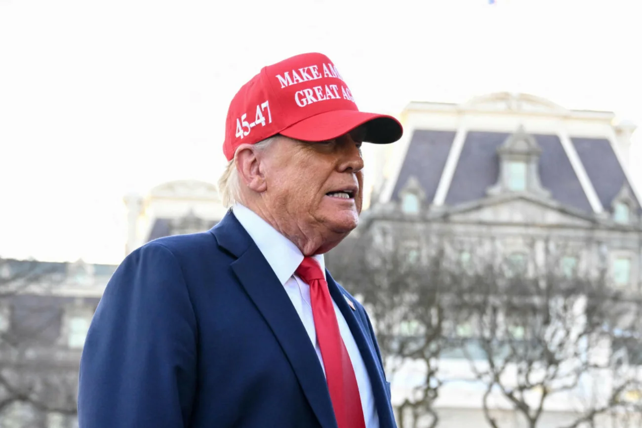 Donald Trump przed Białym Domem