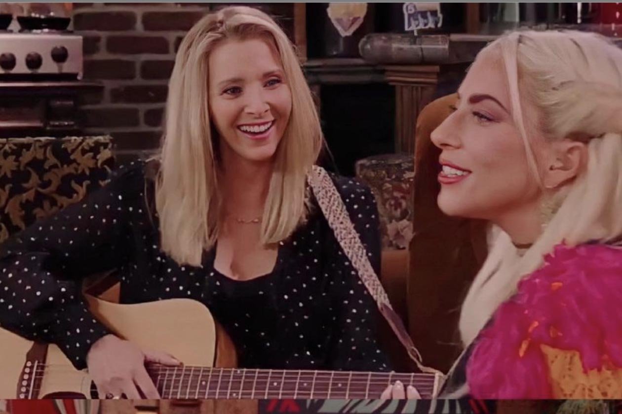 Lady Gaga i Lisa Kudrow zaśpiewały razem piosenkę o śmierdzącym kocie "Smelly Cat".