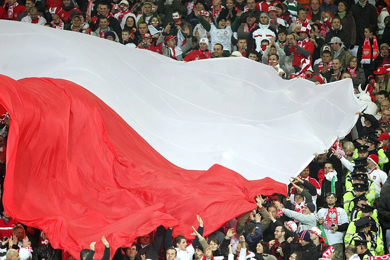 Tą flagę udało się rozciągnąć na trybunach podczas meczu Irlandia-Polska w 2008 roku.