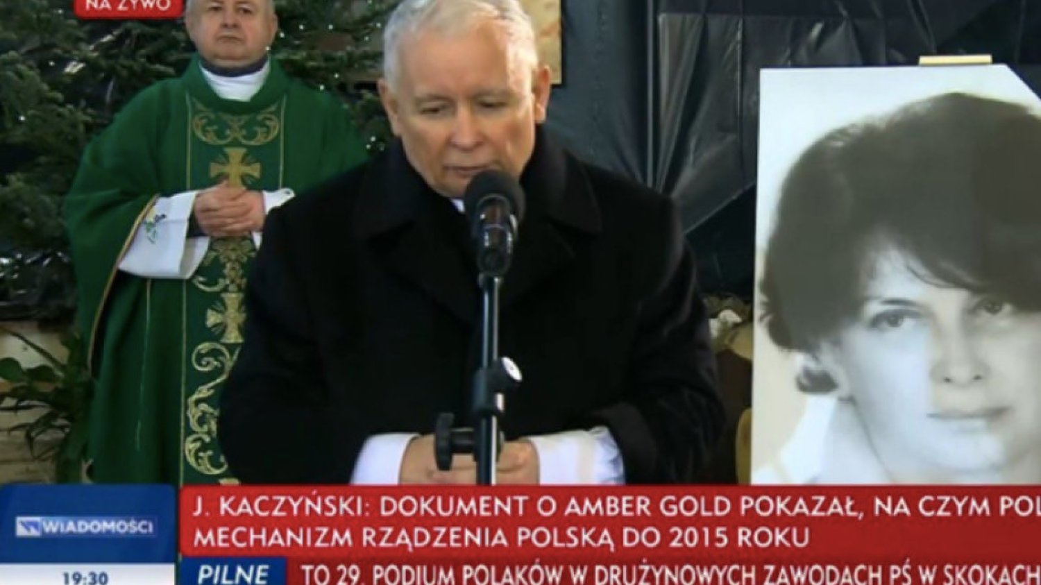 Jarosław Kaczyński przemawiał po mszy świętej w kościele w Starachowicach.