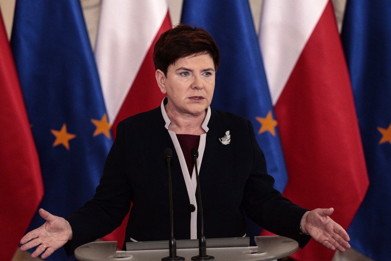 Premier Szydło opowiada jak chce pouczać UE a zapomniała , że dziś,  po dobrej zmianie, Polski nie przyjęto by do Wspólnoty.