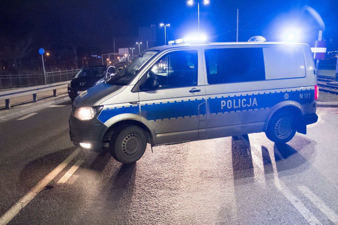 Policja poszukuje kobiety, która uciekła podczas kontroli.