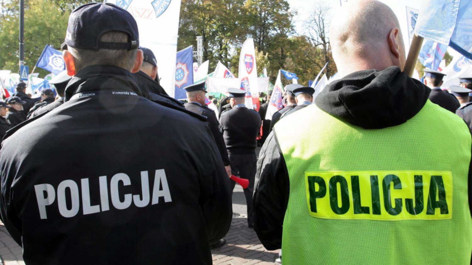 Mniej policji w miastach, więcej na wsiach? PiS pracuje nad poprawą bezpieczeństwa obywateli.
