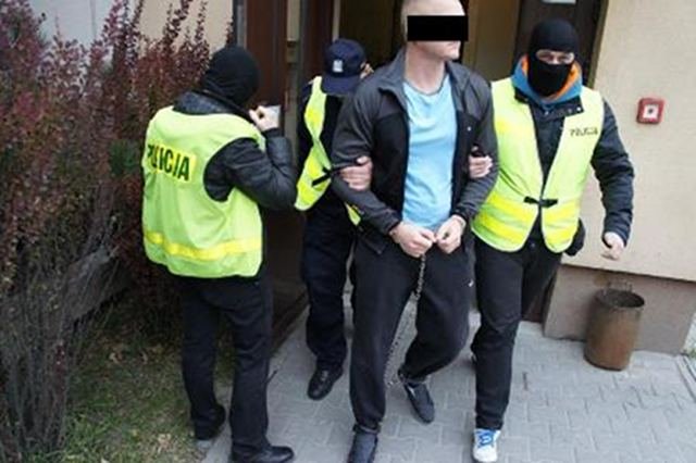 Jeden z zatrzymanych napastników, którzy grozili romskiej rodzinie