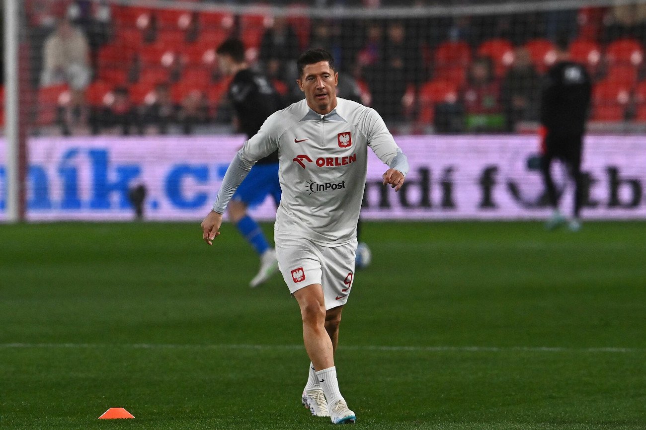 Czesi wymownie przywitali Polaków na stadionie.