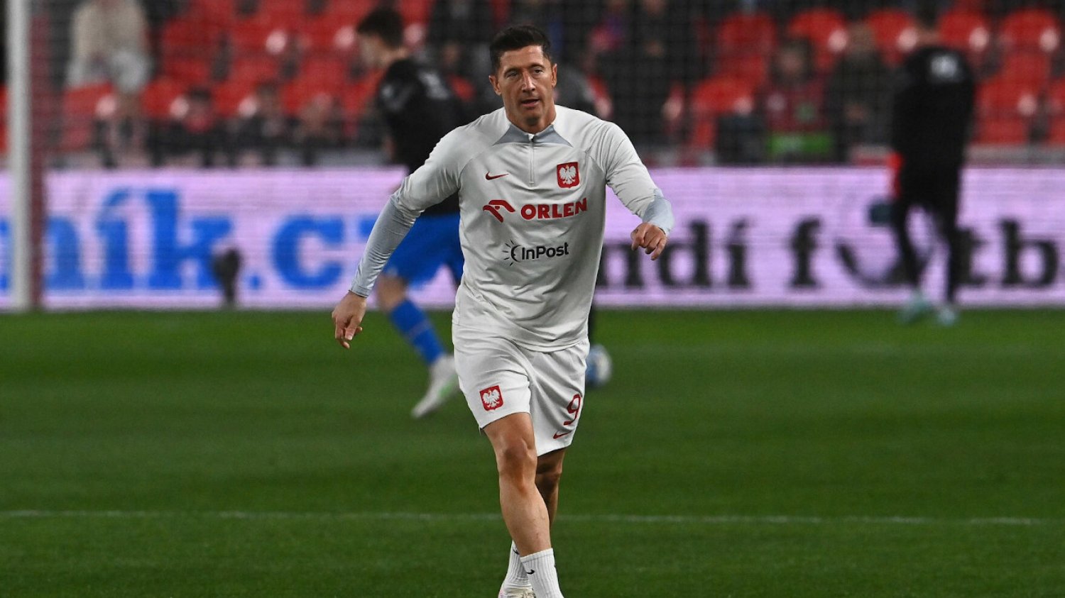 Czesi wymownie przywitali Polaków na stadionie.