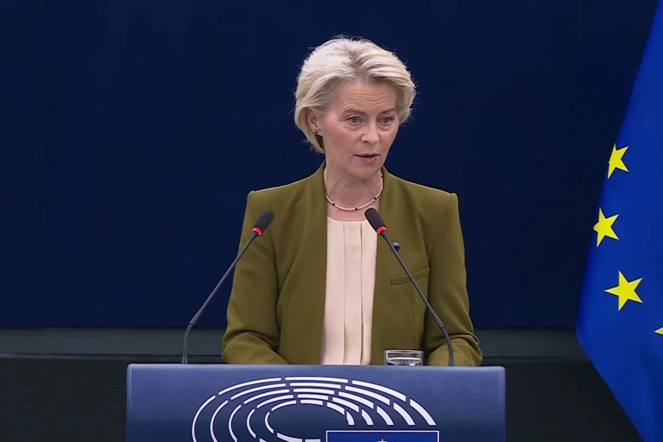 Tak Von der Leyen mówiła o "solidarności z Polską". Dostała owację na stojąco Tak Von der Leyen mówiła o "solidarności z Polską". Dostała owację na stojąco