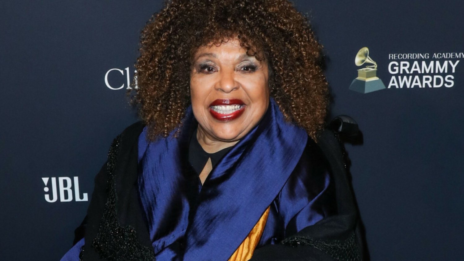Roberta Flack cierpi na nieuleczalną chorobę, przez którą nie może śpiewać. Roberta Flack cierpi na nieuleczalną chorobę, przez którą nie może śpiewać.