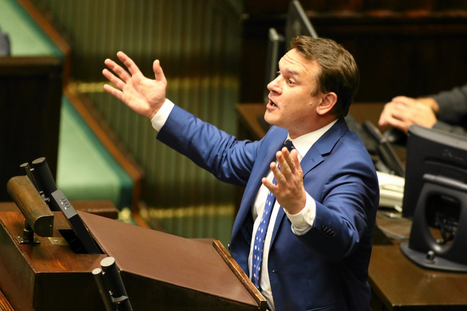 Dominik Tarczyński zaczepił Joannę Schmidt