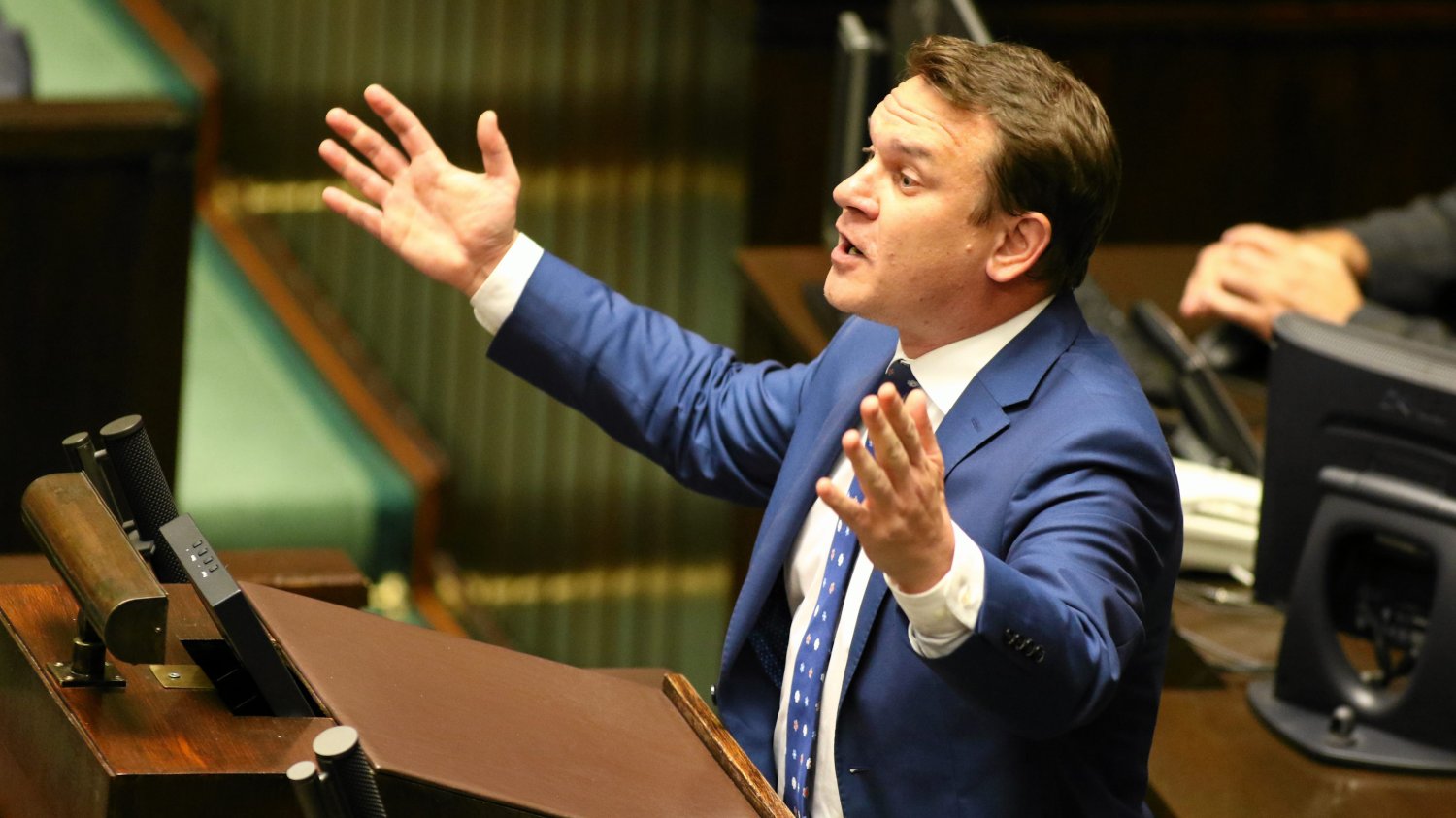 Dominik Tarczyński zaczepił Joannę Schmidt