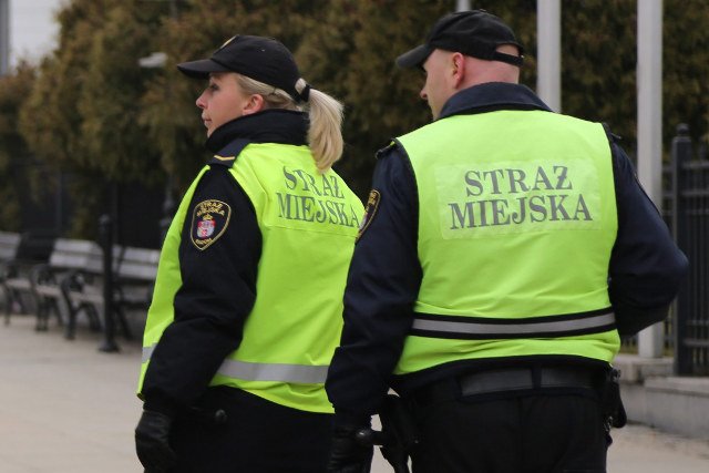 NIK chce, by strażnicy miejscy i gminni stracili prawo do obsługi fotoradarów mobilnych