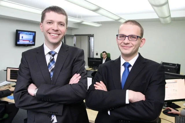 Łukasz Olek i Michał Czekalski - twórcy serwisu internetowykantor.pl