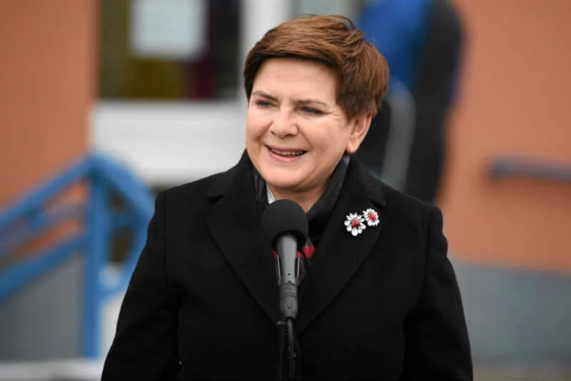 Beata Szydło zachowuje się jak katarynka, w każdej sprawie mówi to samo.