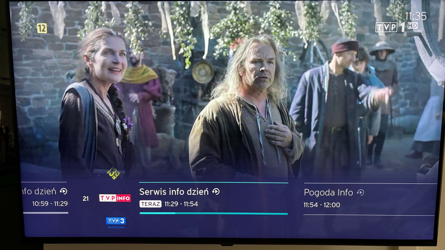 Nie działa TVP Info! Zamiast serwisu widzowie zobaczyli..."Koronę Królów"