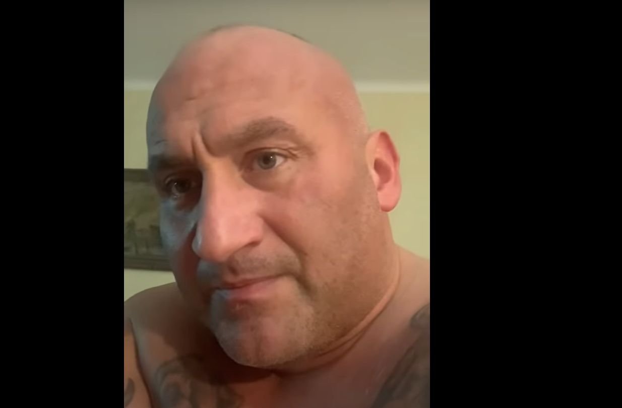 Najman zapowiada, że zmiecie przeciwnika z ringu.