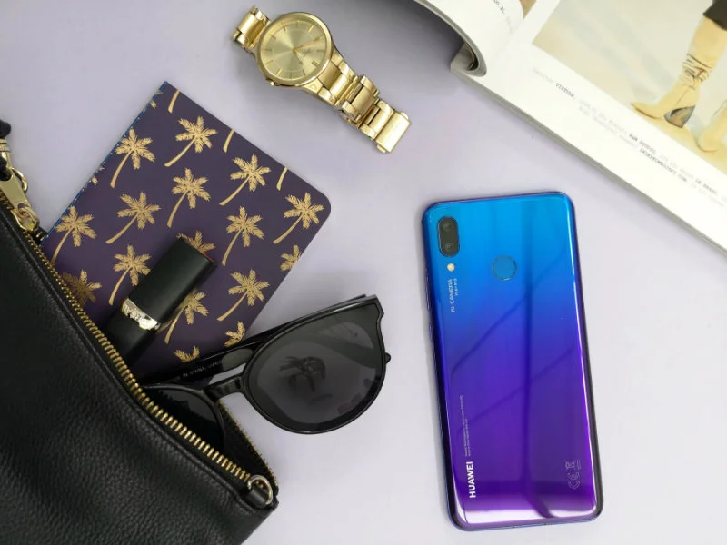 Huawei Nova 3 na wyposażeniu torebki? Zdecydowanie się przyda