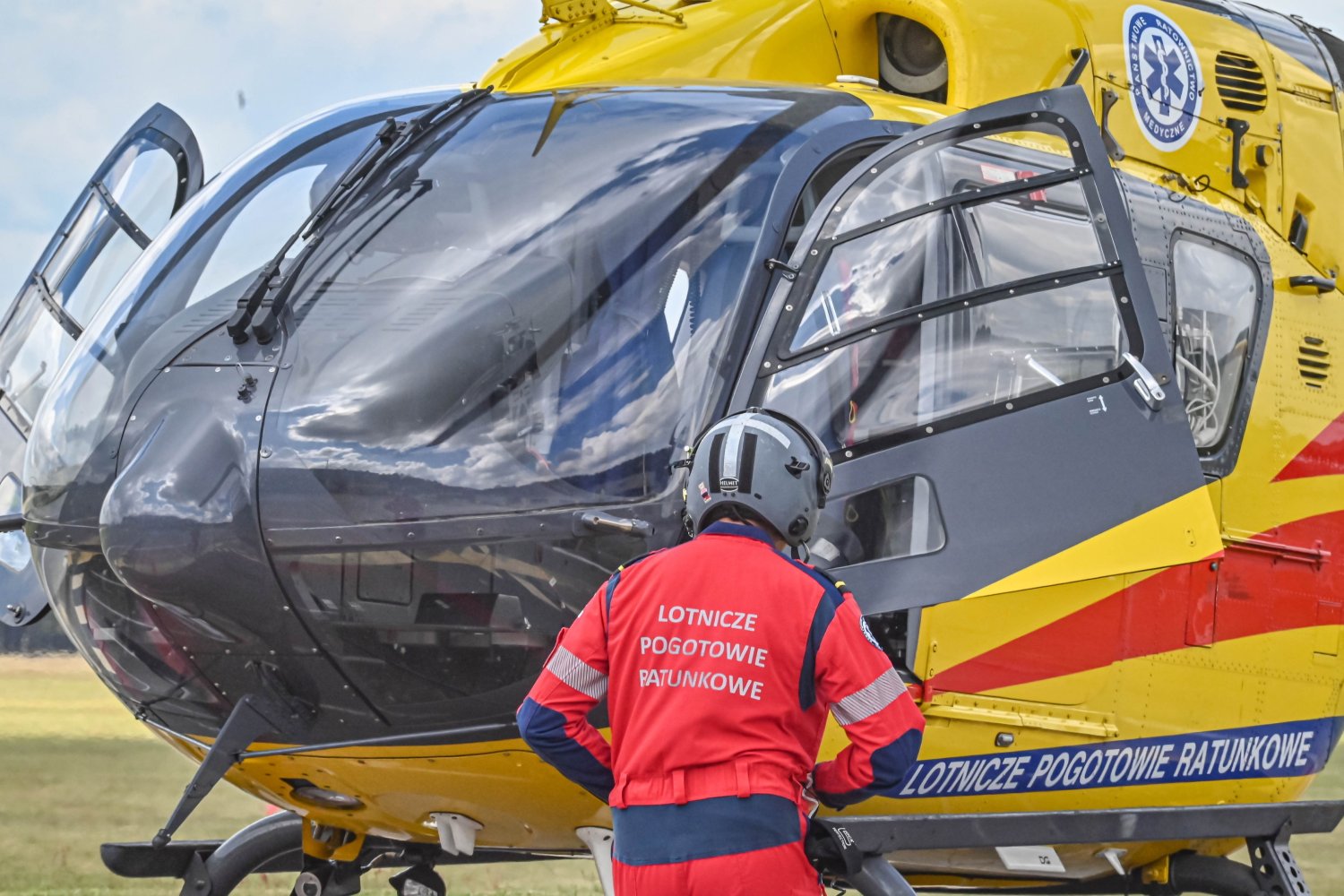 Awaryjne lądowanie samolotu w Gliwicach. Maszyna osiadła bez podwozia