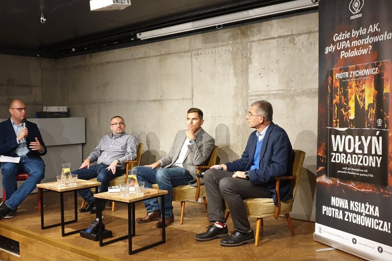 "Wołyń zdradzony, czyli jak dowództwo AK porzuciło Polaków na pastwę UPA". O czym pisze Piotr Zychowicz?