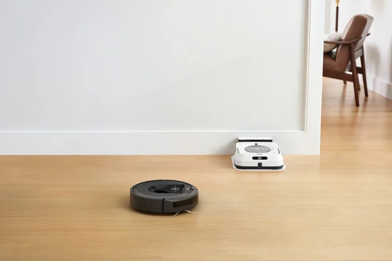 Z robotem odkurzającym Roombą i7 współpracuje robot mopujący iRobot Braava. To zasługa technologii Imprint Link