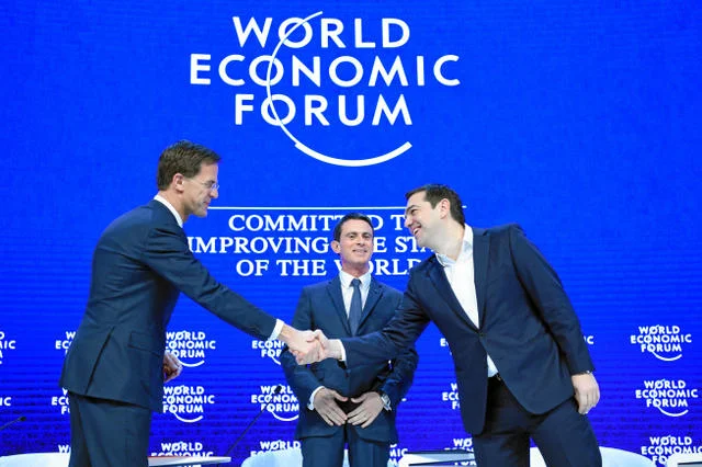 Od lewej do prawej: holenderski premier Mark Rutte, szef rządu Francji Mabuel Vall i Alexis Tsipras