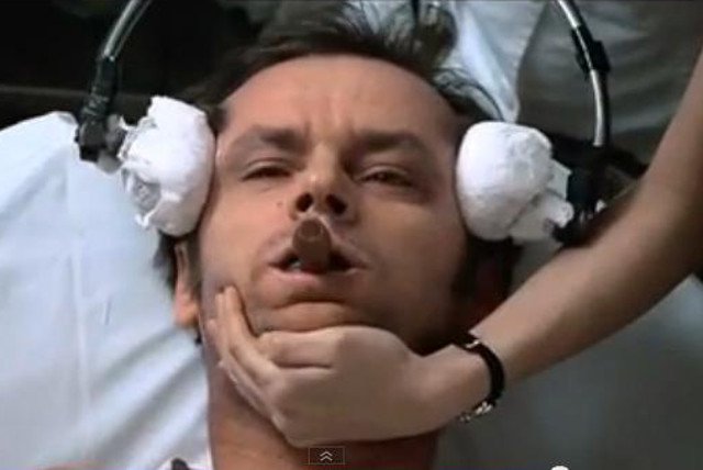 Przez takie filmy jak "Lot nad kukułczym gniazdem" wciąż patrzymy na elektrowstrząsy jak na niehumanitarne zabiegi, rodem ze średniowiecza.