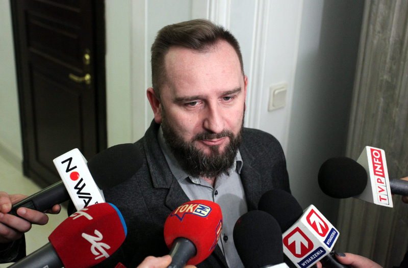 Poseł Piotr Liroy-Marzen od dawna postuluje zmiany ułatwiające życie kierowców.