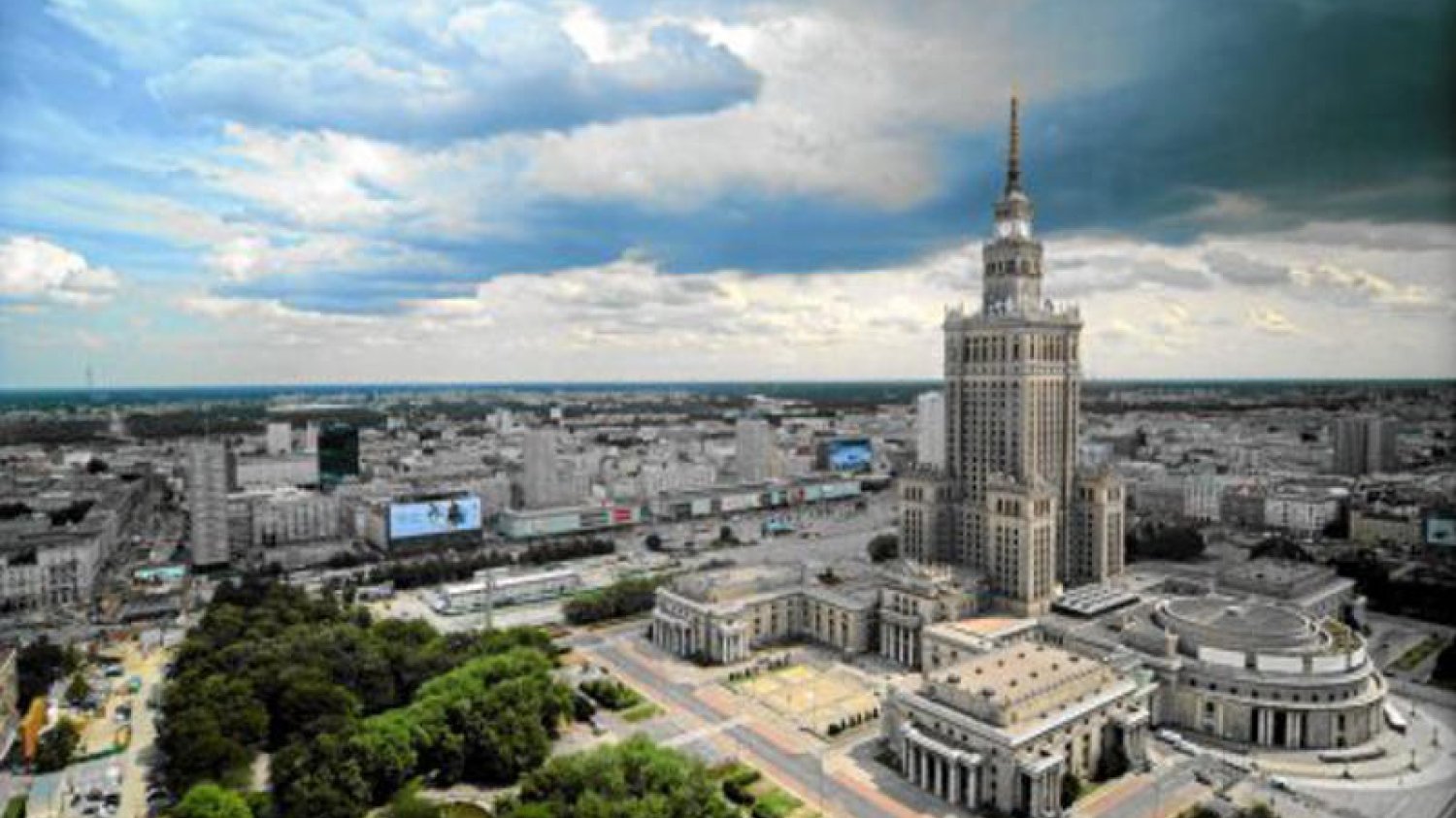Firma związana z PiS buduje wieżowiec w Warszawie. Ponad 130 metrowy budynek stanie na Woli