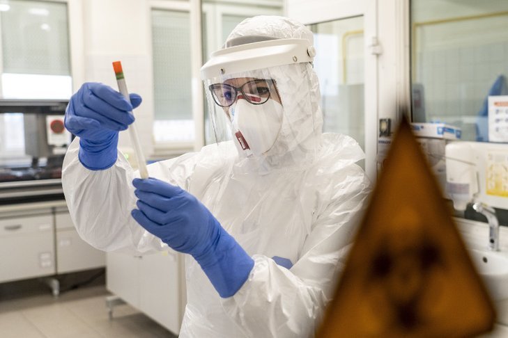 Cały świat próbuje znaleźć skuteczne rozwiązanie w walce z koronawirusem. Tymczasem w Częstochowie znaleziono skuteczne rozwiązanie, które wkrótce może być opatentowane. Lek na koronawirusa z Częstochowy.