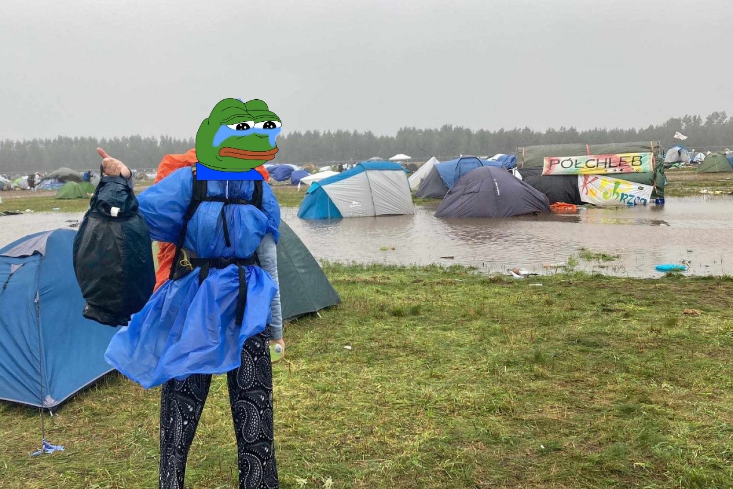 W tym roku pogoda na Pol'and'Rocku nie oszczędzała festiwalowiczów, szczególnie w niedzielny poranek.