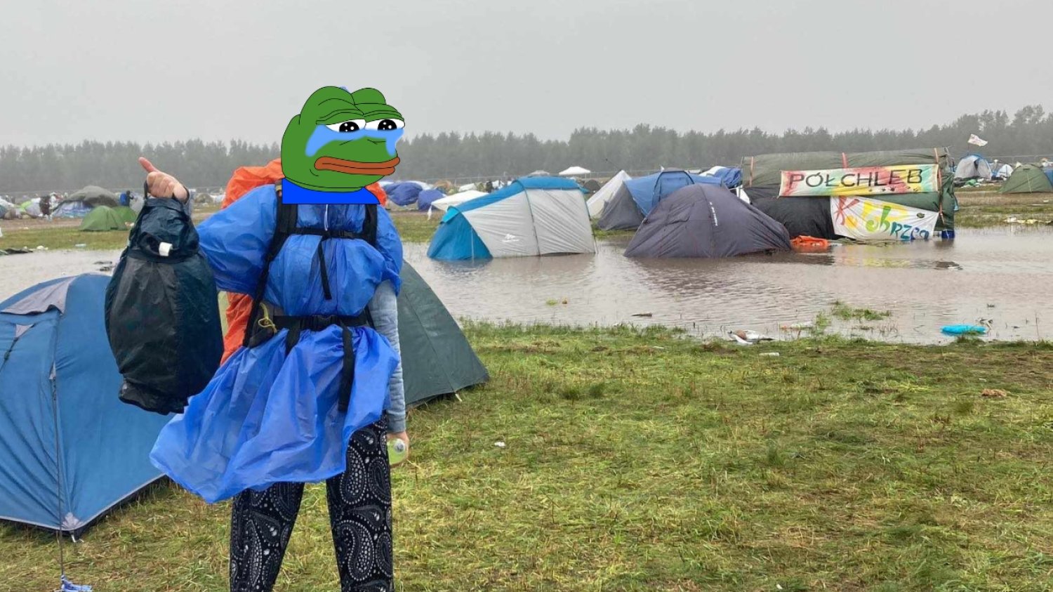 W tym roku pogoda na Pol'and'Rocku nie oszczędzała festiwalowiczów, szczególnie w niedzielny poranek.