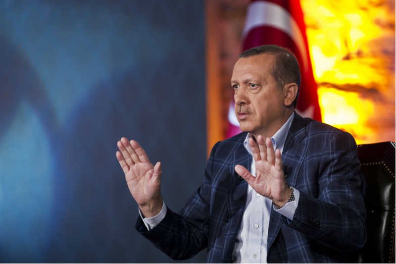 Turcja nie będzie republiką prezydencką. Partia prezydenta Recepa Tayyipa Erdogana straciła większość w parlamencie.