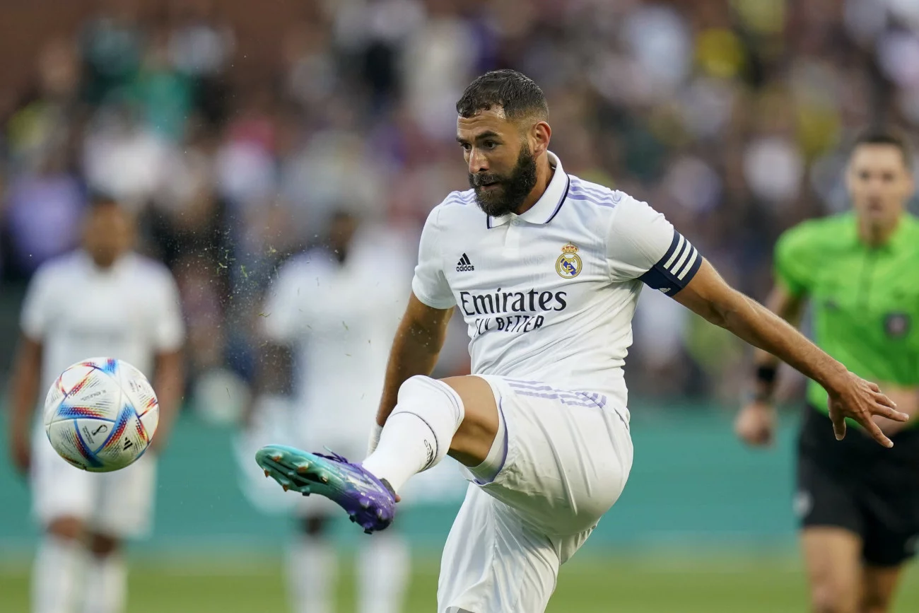 Karim Benzema to jeden z najlepszych napastników na świecie. Francuz jest liderem ofensywy Królewskich.