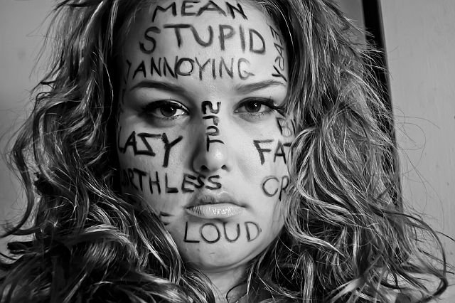 Dzięki uprzejmości: Hannah (Self Esteem)