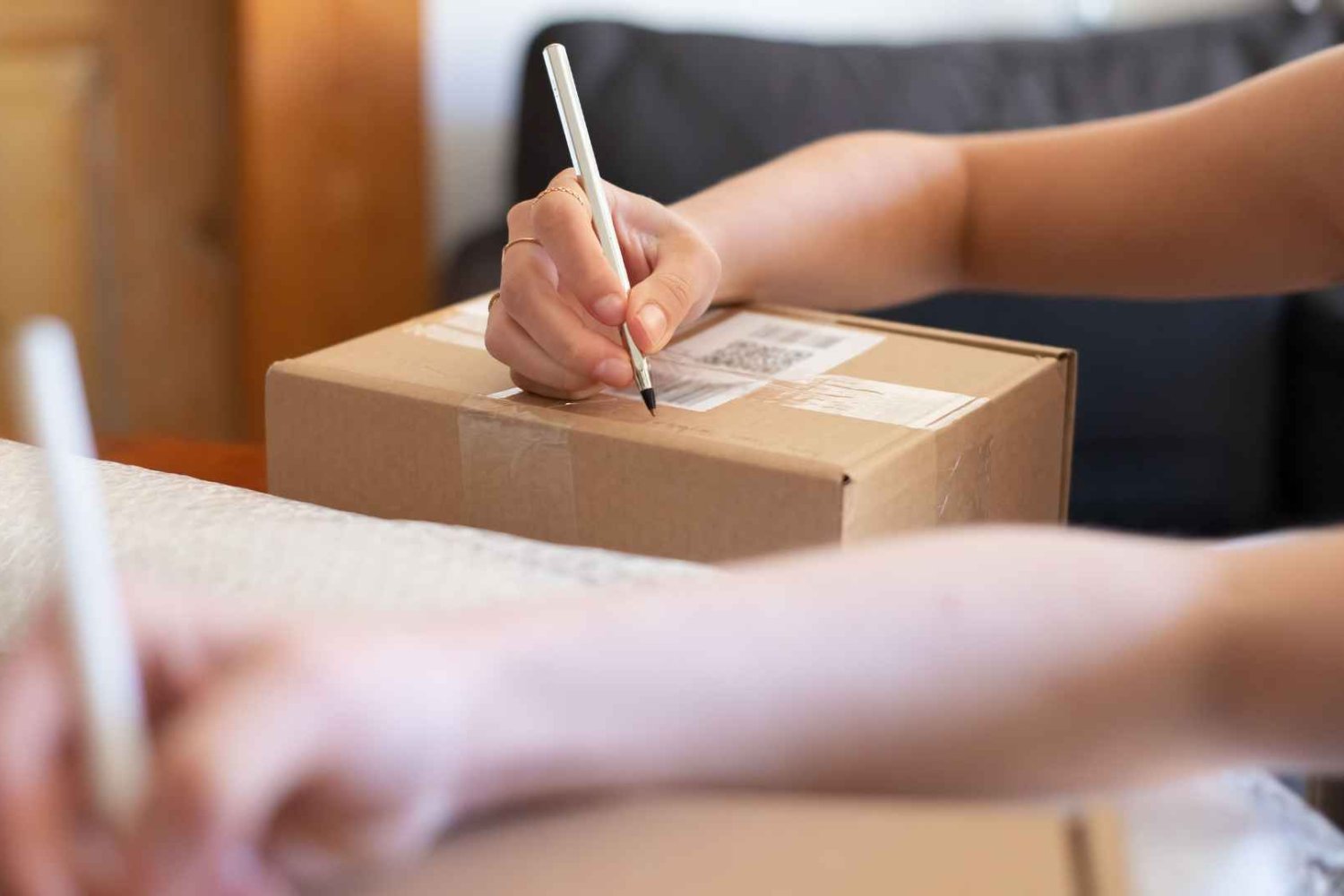 paczki, osoby podpisujące odbiór