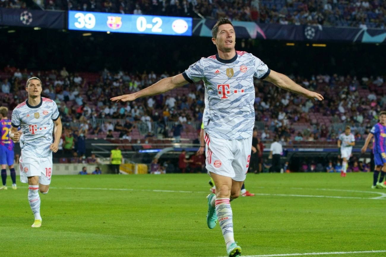 Robert Lewandowski może w środę pobić kolejny rekord Ligi Mistrzów, ale musi strzelać gole Barcelonie