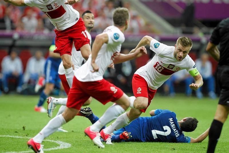 Według naszego eksperta nie powinno być dwóch żółtych kartek dla Greka