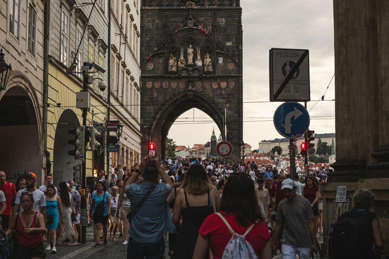 Walka z "overtourismem" trwa. Teraz ten kraj wprowadza nowe zasady dla turystów