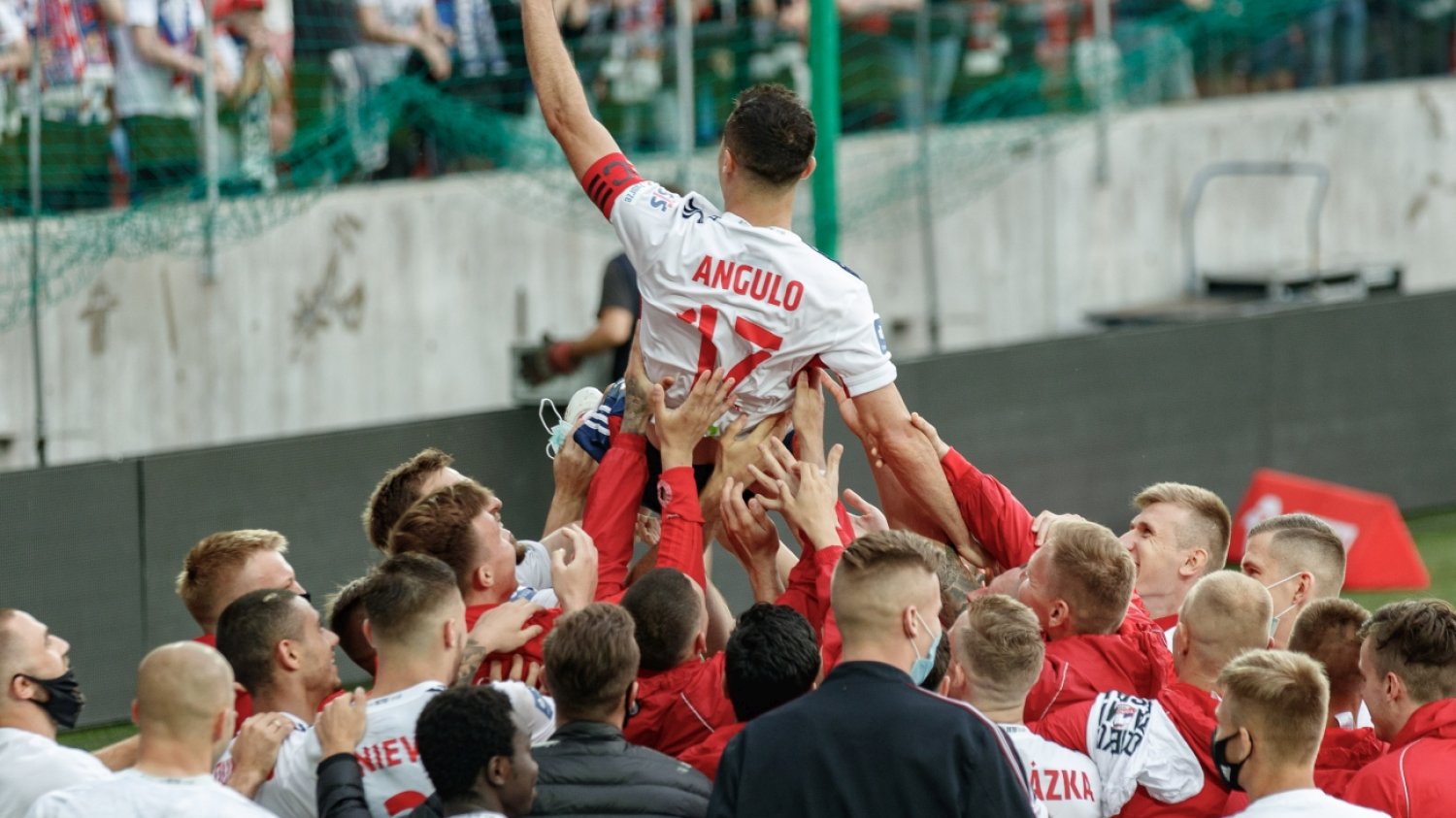 Górnik Zabrze, jedna z najbardziej utytułowanych drużyn piłkarskich w Polsce, świętuje właśnie swoje 75. urodziny. Oto w skrócie jego historia.