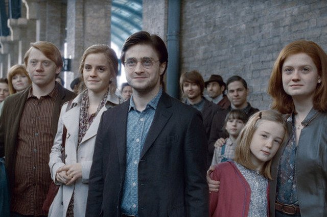 Daniel Radcliffe znów Harrym Potterem? Producenci filmu o młodym czarodzieju szykują podobno trzy nowe filmy.