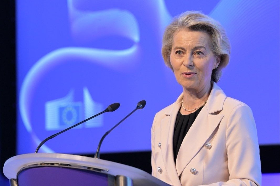 "Zła ciotka-ginekolog". Eksperci o tym, czemu Kreml wziął na celownik szefową KE