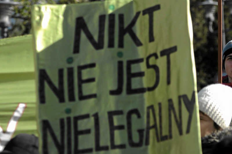 Chociaż państwo deklaruje otwartość wobec imigrantów, nie robi nic, aby ta otwartość pojawiła się nie tylko na papierze, ale i u obywateli.